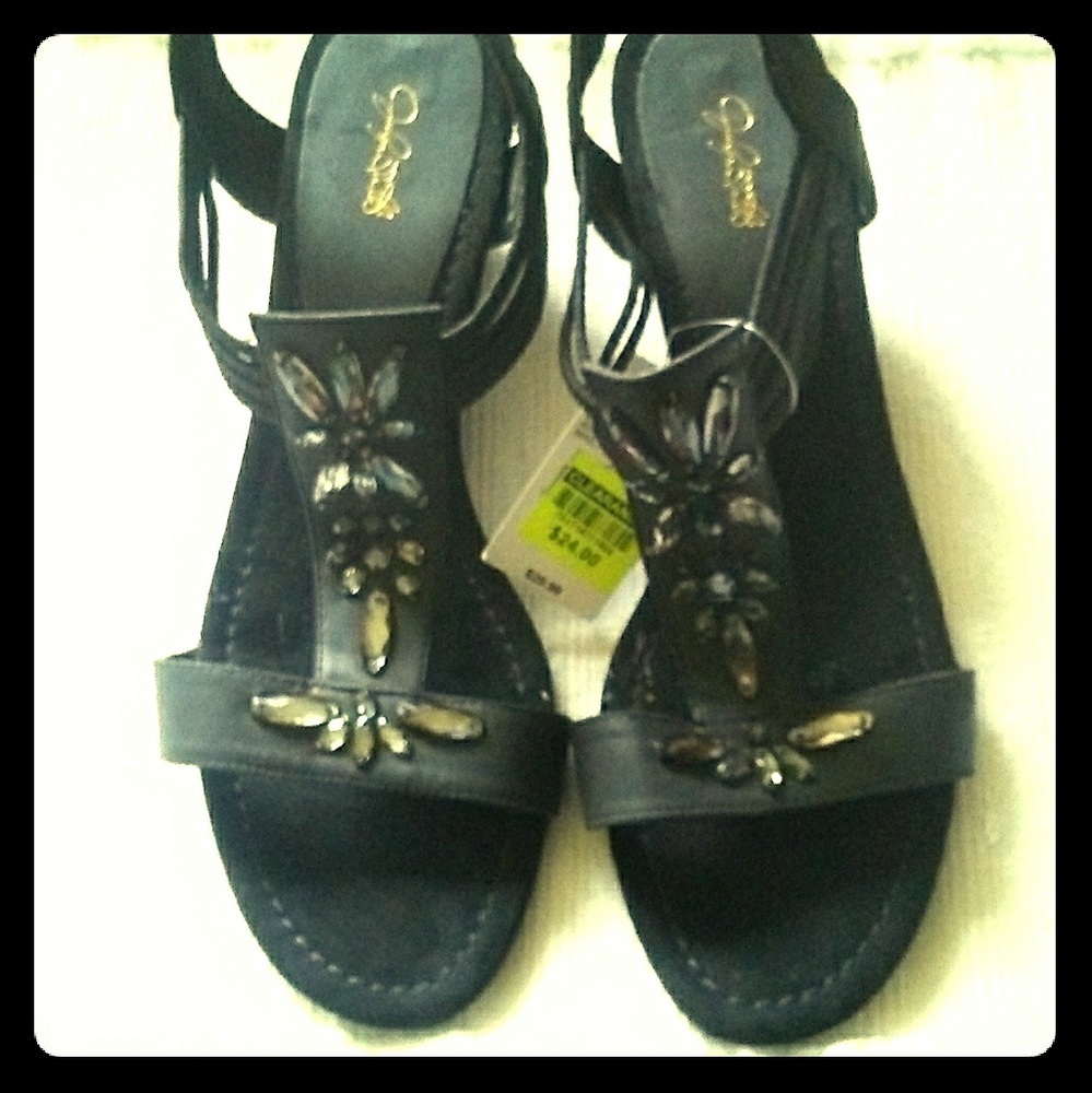 Gloria Vanderbuilt shoes